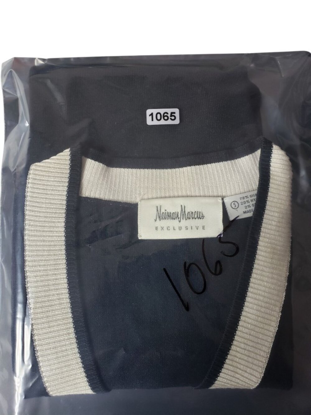 Neiman Marcus Womens Sleeveless Black Knit Sweater Vest W/Ivory Trim Small - Picture 8 of 8